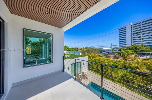 $2,999,999 | 300 Northeast 48th Street, Miami, FL 33137