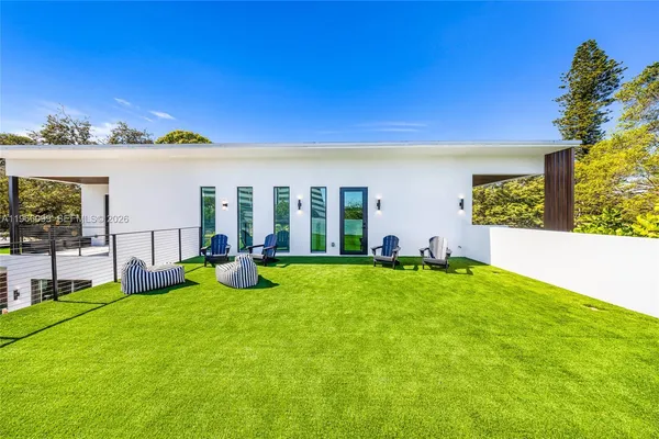 $2,999,999 | 300 Northeast 48th Street, Miami, FL 33137