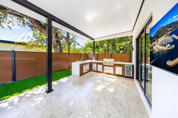 $2,999,999 | 300 Northeast 48th Street, Miami, FL 33137