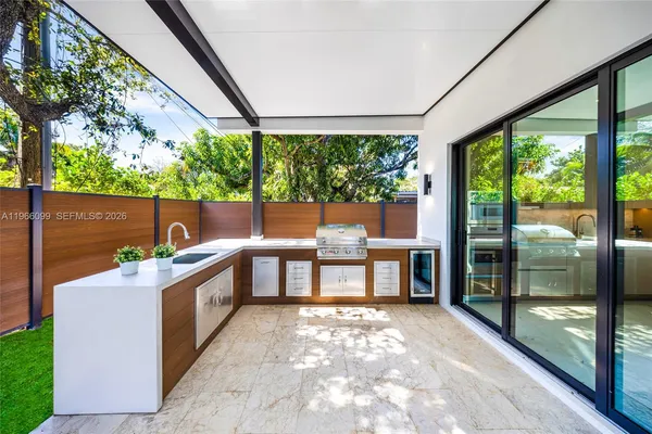 $2,999,999 | 300 Northeast 48th Street, Miami, FL 33137