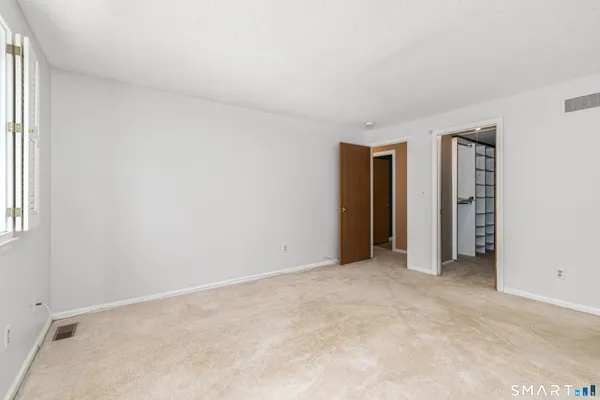 $379,900 | 23 Wood Duck Lane, Unit 23, Simsbury, CT 06081