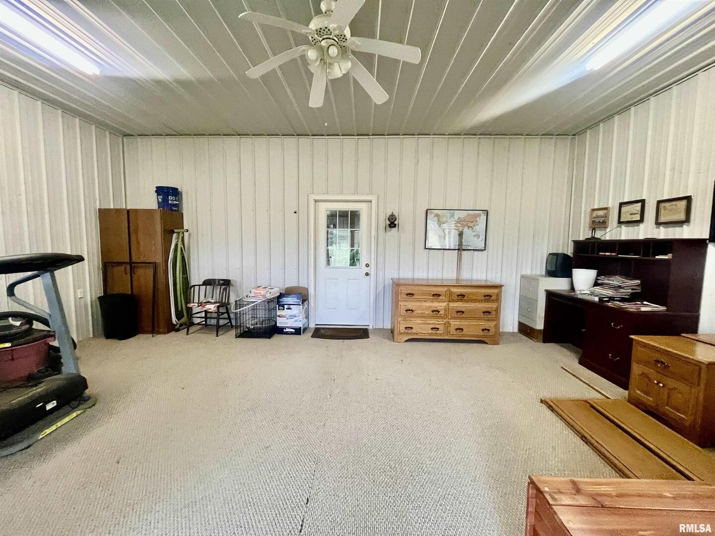 3220 Massac Creek Road Metropolis, IL 62960 - Photo 52 of 76 a view of a livingroom with furniture and a livingroom