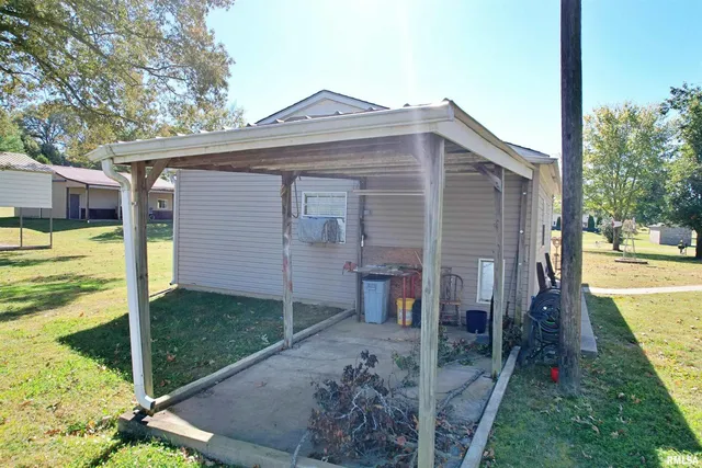 $329,900 | 3220 Massac Creek Road, Metropolis, IL 62960