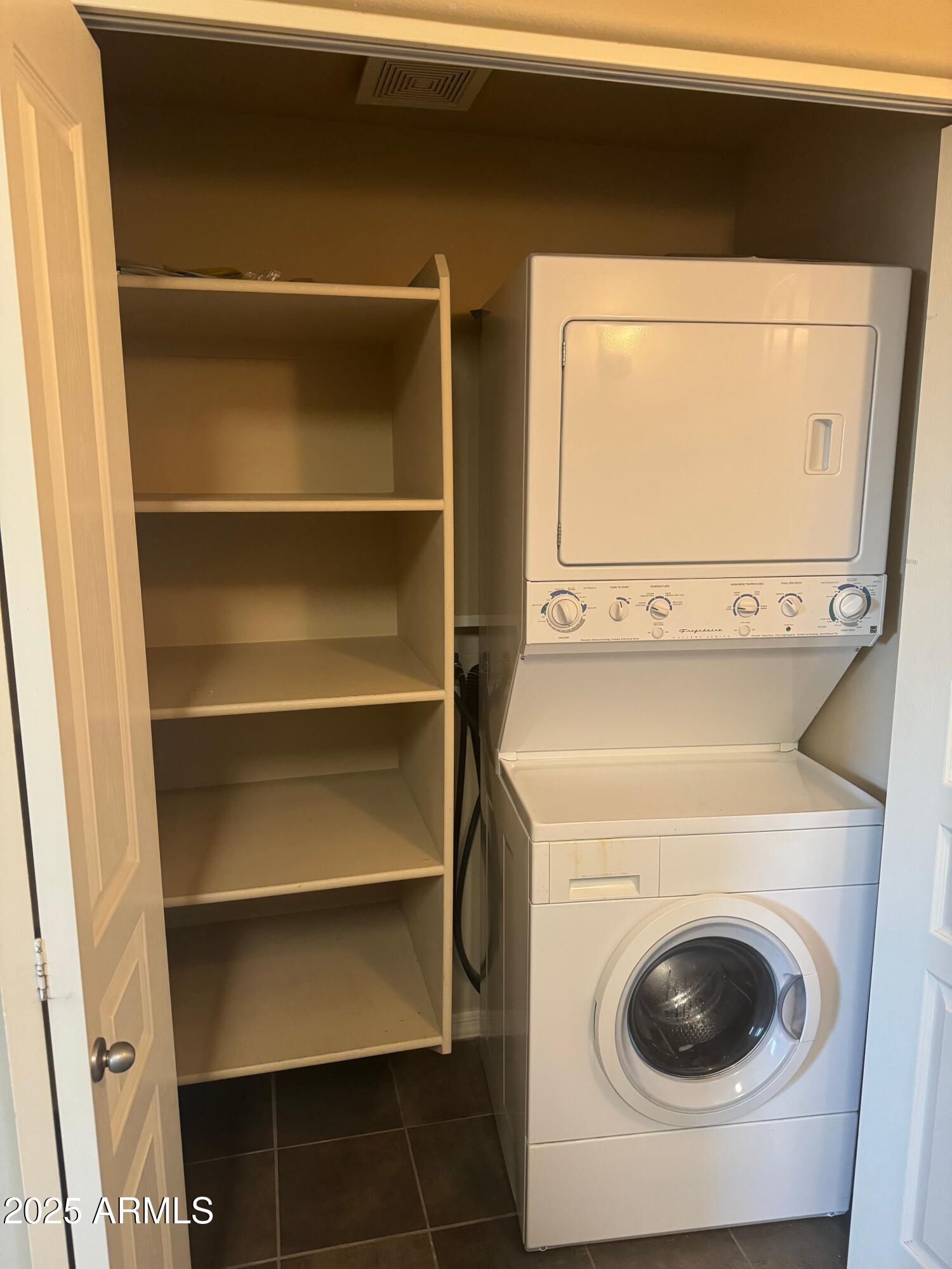 1117 East 8th Street, Unit 1004 Tempe, AZ 85281 - Photo 6 of 15 laundry