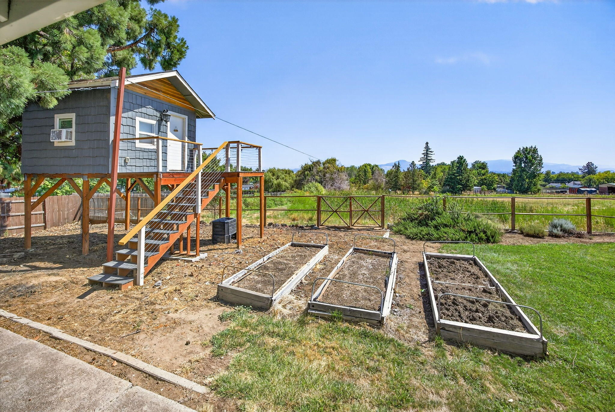 2976 Old Stage Road Central Point, OR 97502 - Photo 35 of 66 Raised Garden Beds