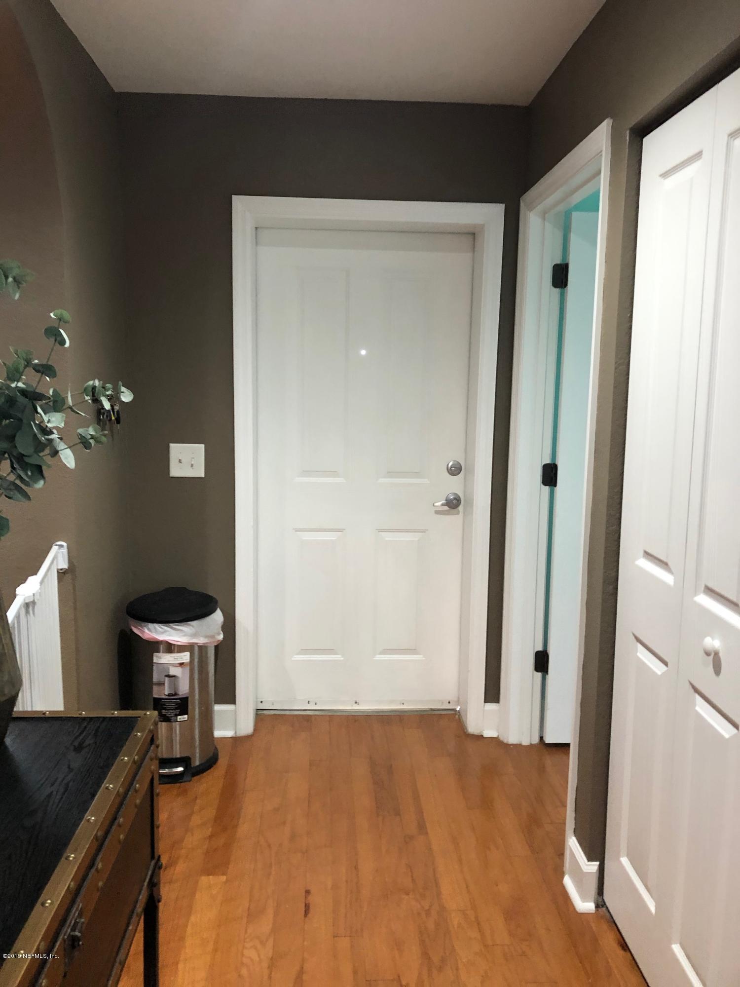9745 Touchton Road, Unit 421 Jacksonville, FL 32246 - Photo 3 of 37 Foyer
