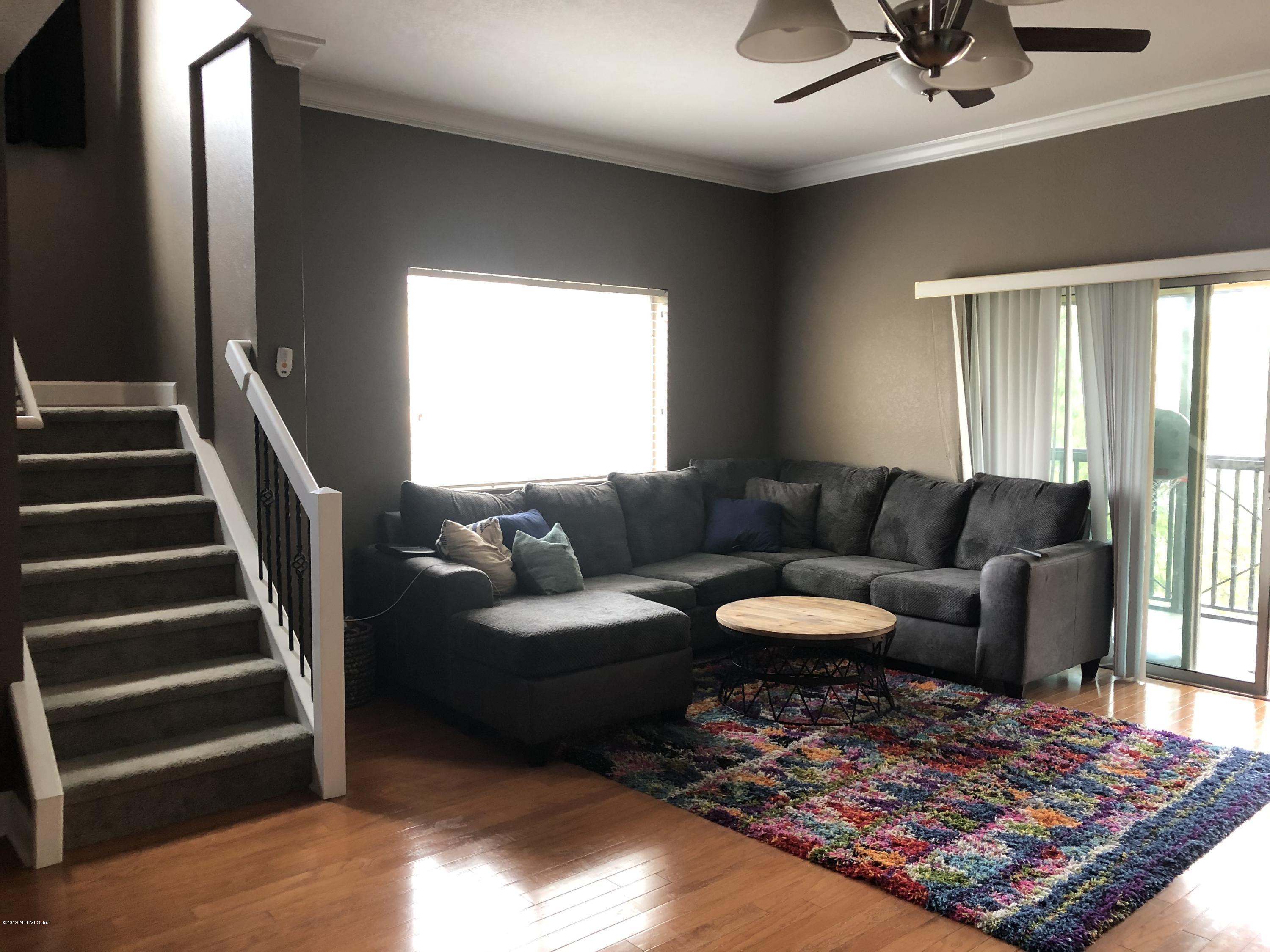 9745 Touchton Road, Unit 421 Jacksonville, FL 32246 - Photo 4 of 37 LivingRoom
