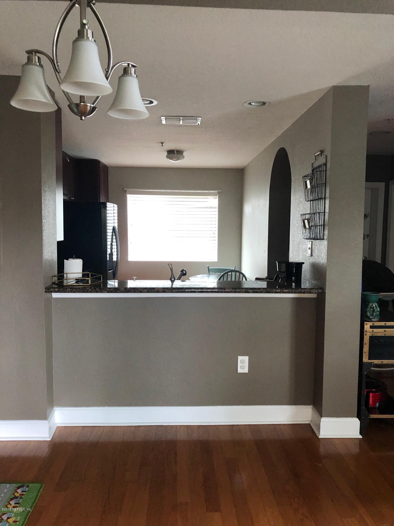 9745 Touchton Road, Unit 421 Jacksonville, FL 32246 - Photo 8 of 37 Dining&Kitchen