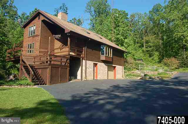 8023 Gnatstown Road Hanover, PA 17331 - Photo 2 of 25 Gallery Image 2