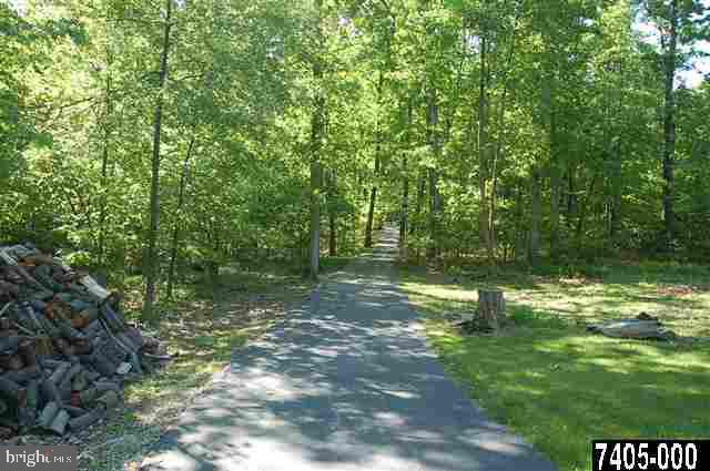 8023 Gnatstown Road Hanover, PA 17331 - Photo 4 of 25 Gallery Image 4