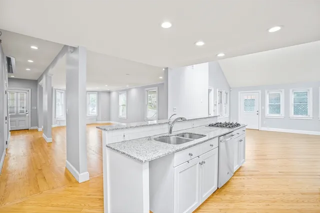 $3,700 | 11 Elmwood Avenue, Unit 11, Winchester, MA 01890