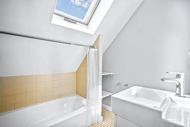 $3,700 | 11 Elmwood Avenue, Unit 11, Winchester, MA 01890