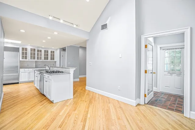 $3,700 | 11 Elmwood Avenue, Unit 11, Winchester, MA 01890