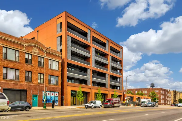 $2,300 | 1604 North Richmond Street, Unit 2D, Chicago, IL 60647