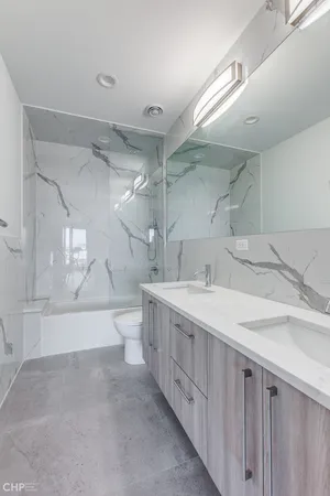 $2,300 | 1604 North Richmond Street, Unit 2D, Chicago, IL 60647