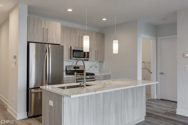 $2,300 | 1604 North Richmond Street, Unit 2D, Chicago, IL 60647