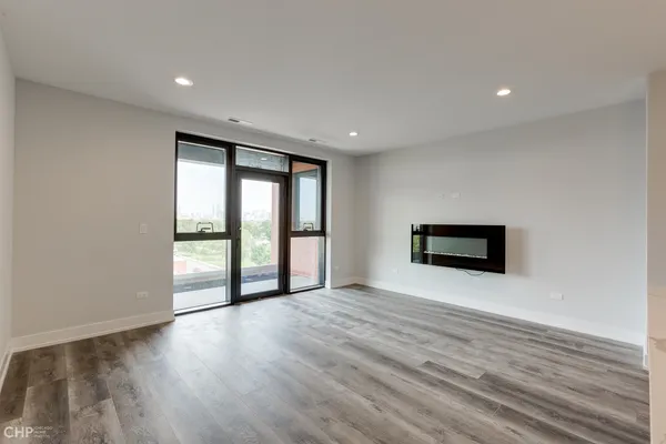 $2,300 | 1604 North Richmond Street, Unit 2D, Chicago, IL 60647