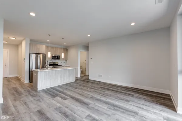 $2,300 | 1604 North Richmond Street, Unit 2D, Chicago, IL 60647