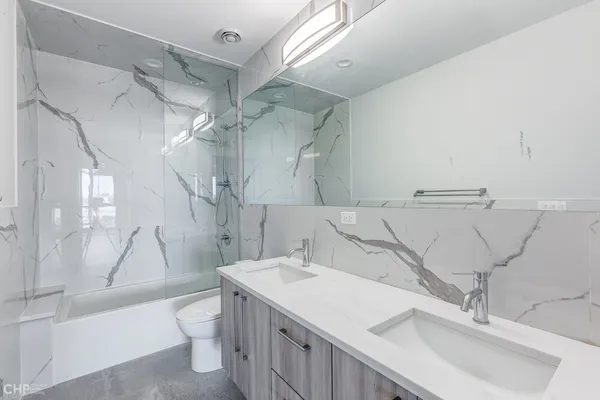 $2,300 | 1604 North Richmond Street, Unit 2D, Chicago, IL 60647