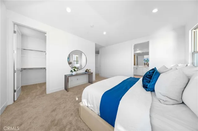 a view of a house with backyard and porch