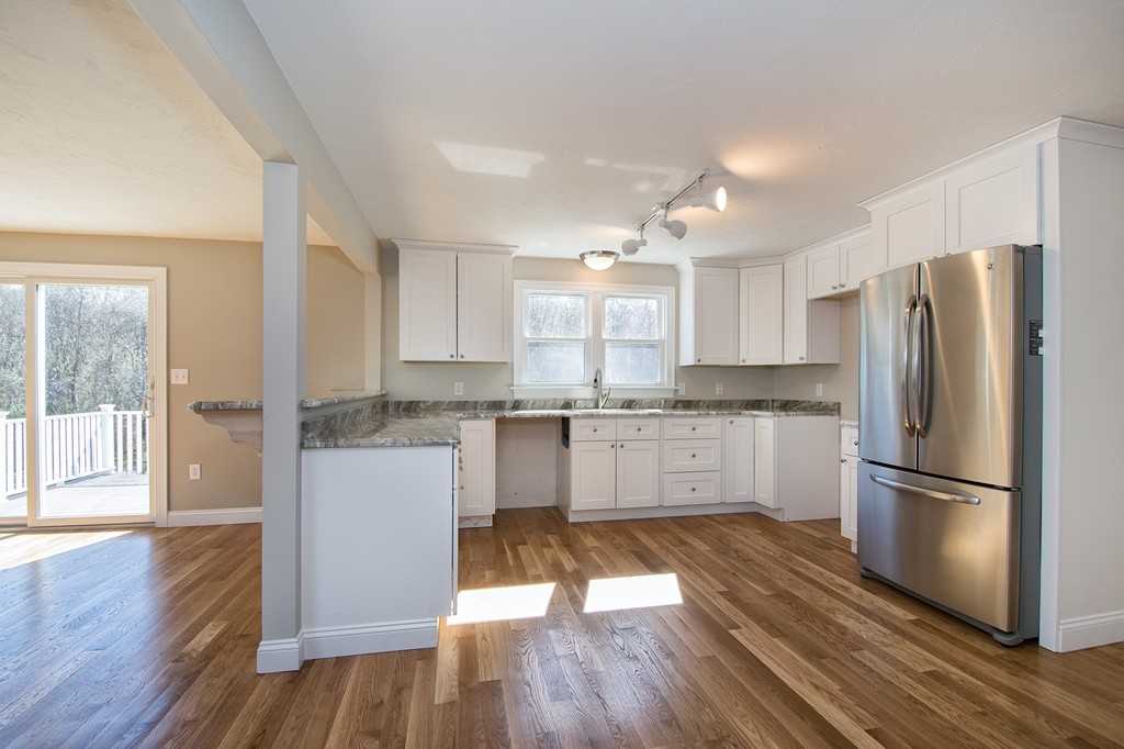 238 Clapp Road Scituate, MA 02066 - Photo 10 of 24 Gallery Image 10