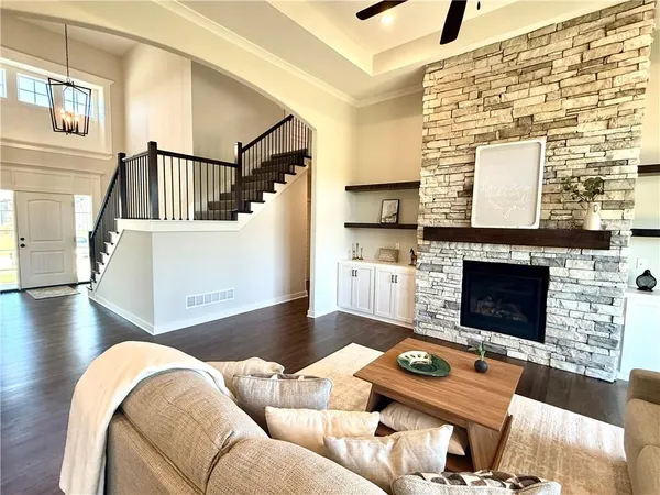 $659,900 | 1039 Fir Lane, Liberty, MO 64068