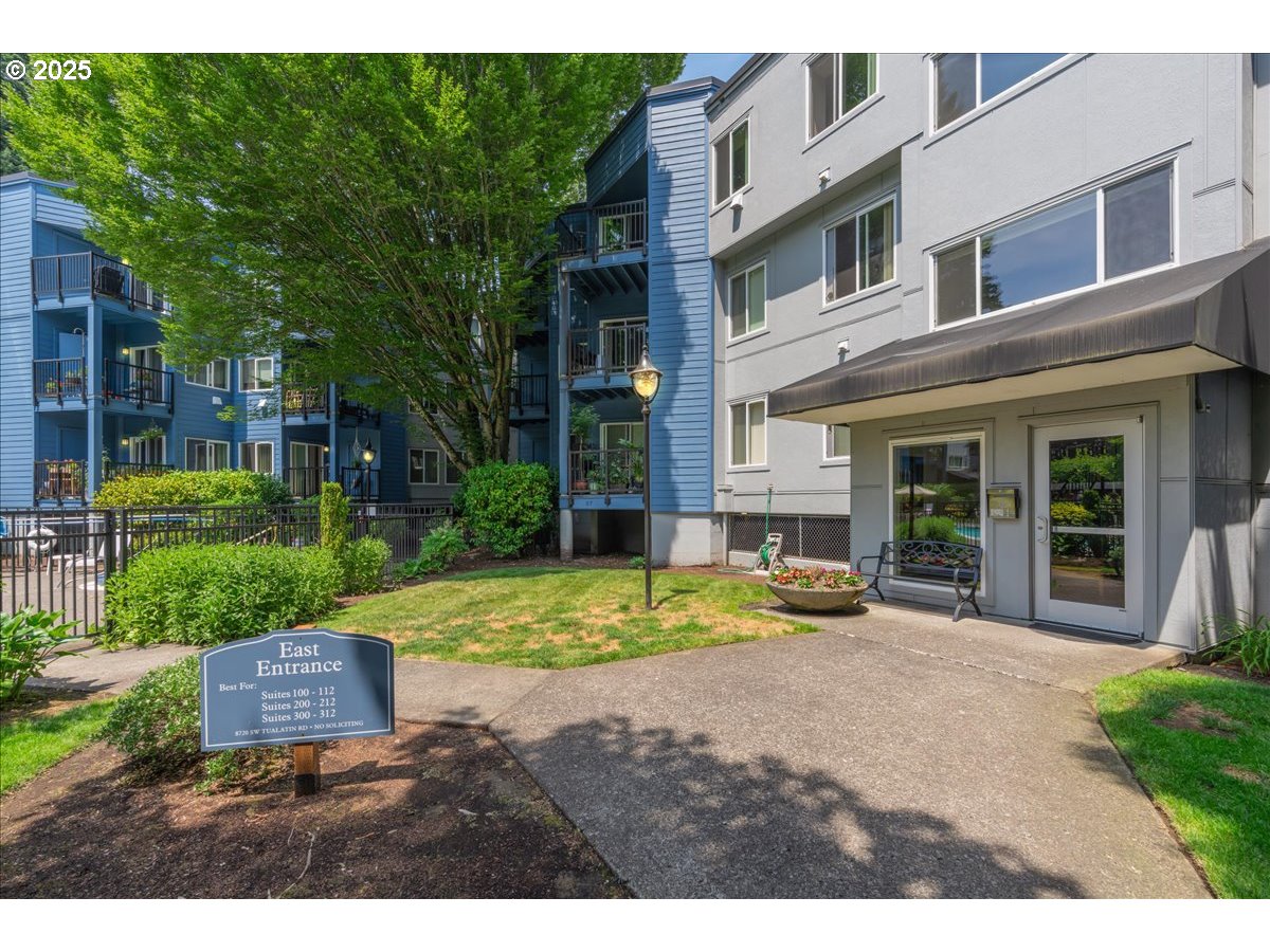 8720 Southwest Tualatin Road, Unit 204 Tualatin, OR 97062 - Photo 1 of 26 Gallery Image 1
