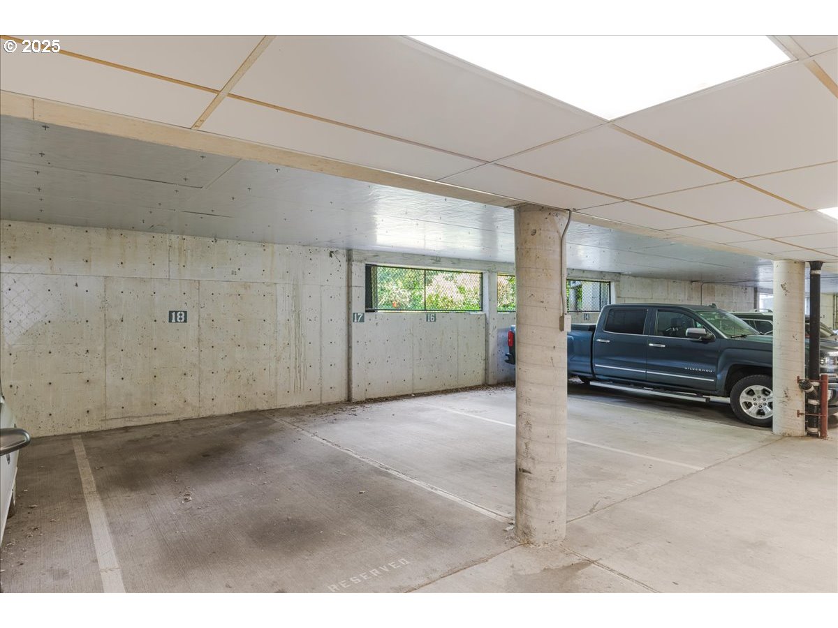 8720 Southwest Tualatin Road, Unit 204 Tualatin, OR 97062 - Photo 25 of 26 Gallery Image 25