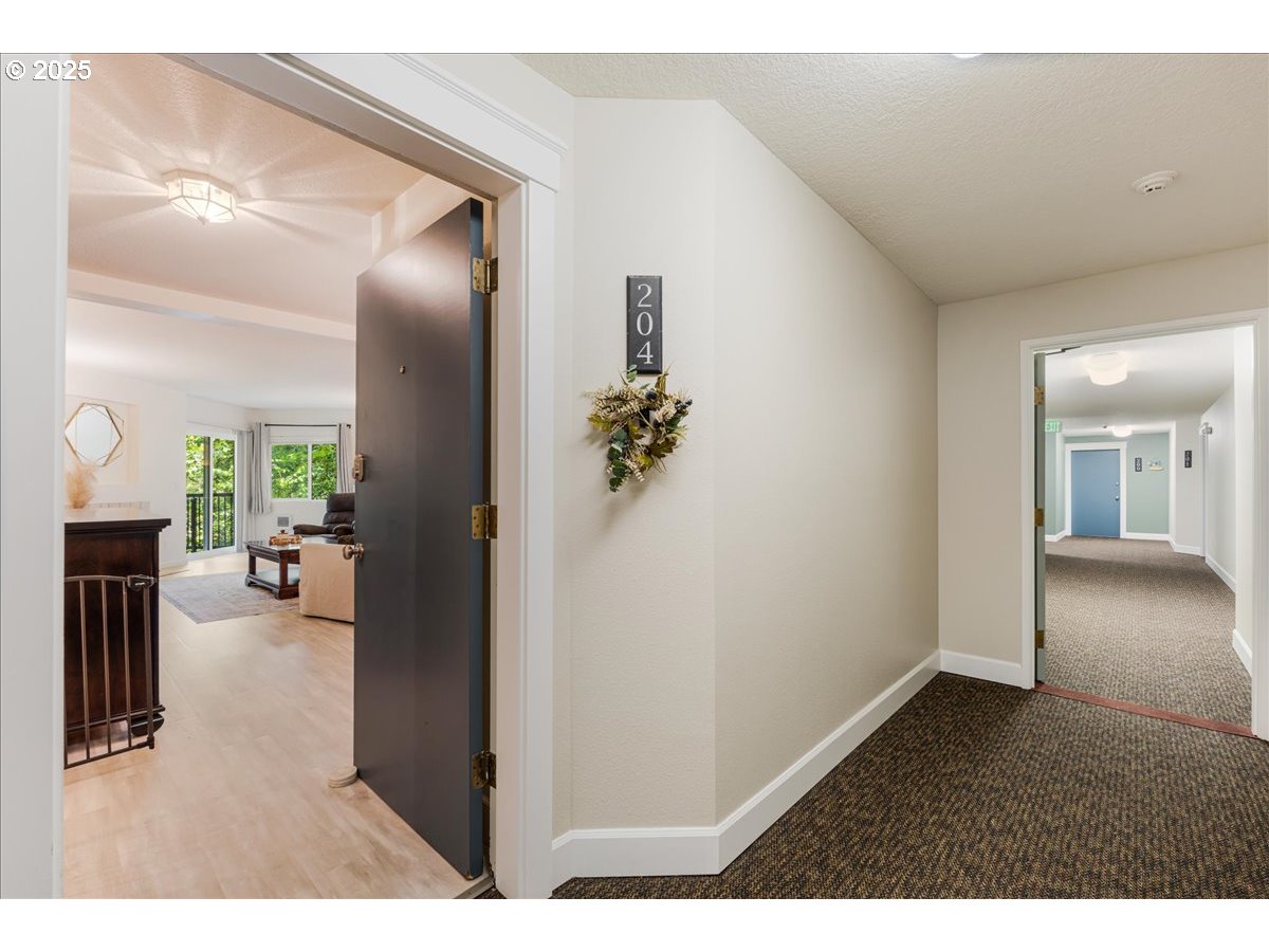 8720 Southwest Tualatin Road, Unit 204 Tualatin, OR 97062 - Photo 3 of 26 Gallery Image 3
