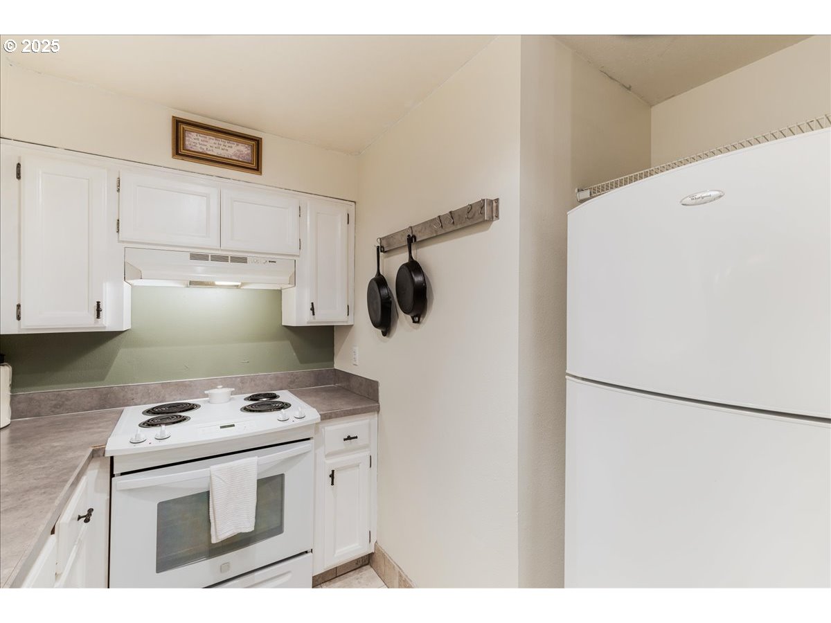 8720 Southwest Tualatin Road, Unit 204 Tualatin, OR 97062 - Photo 6 of 26 Gallery Image 6