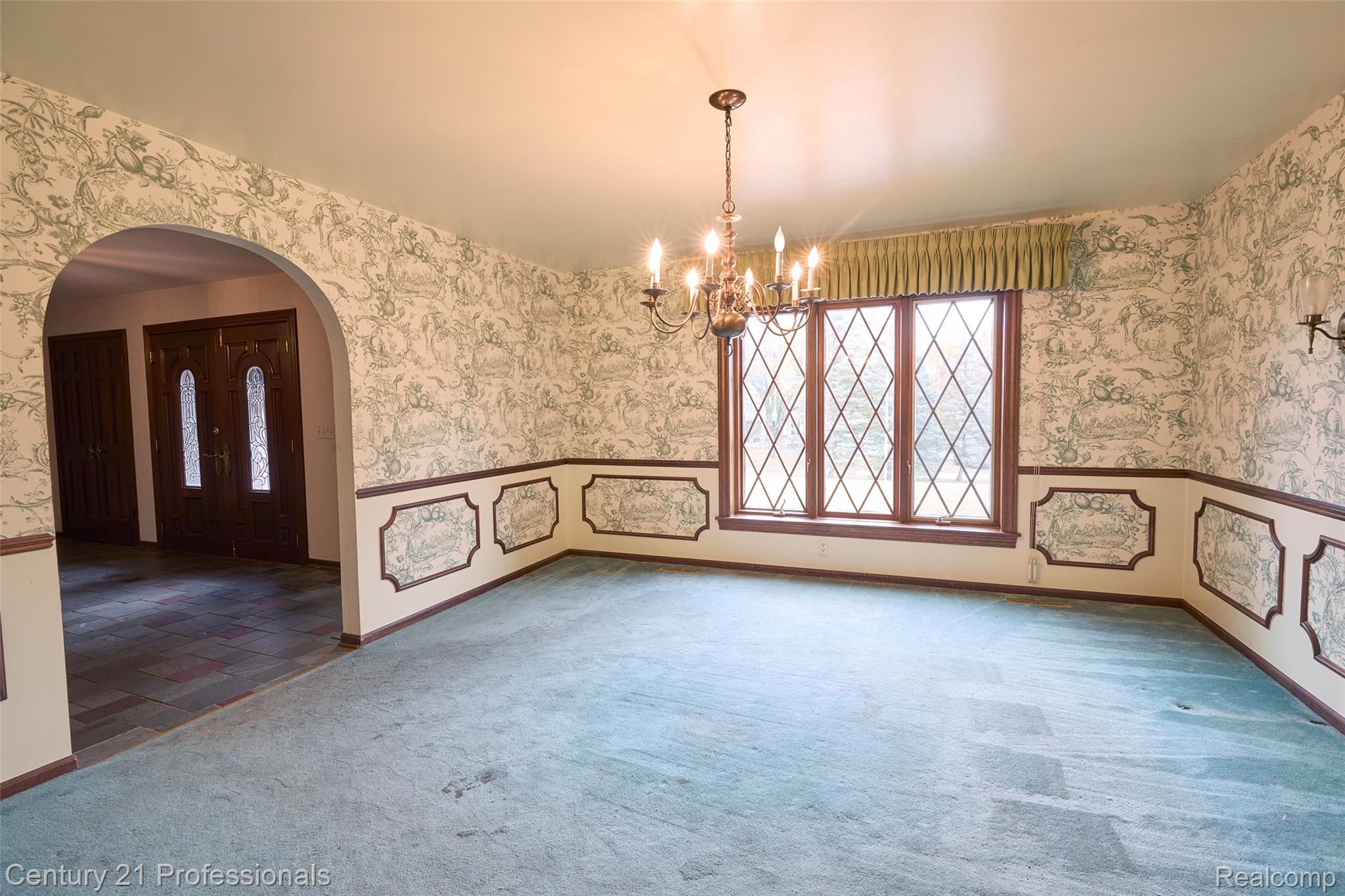 303 East Snell Road Rochester, MI 48306 - Photo 16 of 45 Formal Dining room