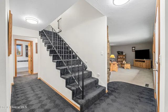 $799,995 | 30 Tweedie Road, Blanchard, ID 83804