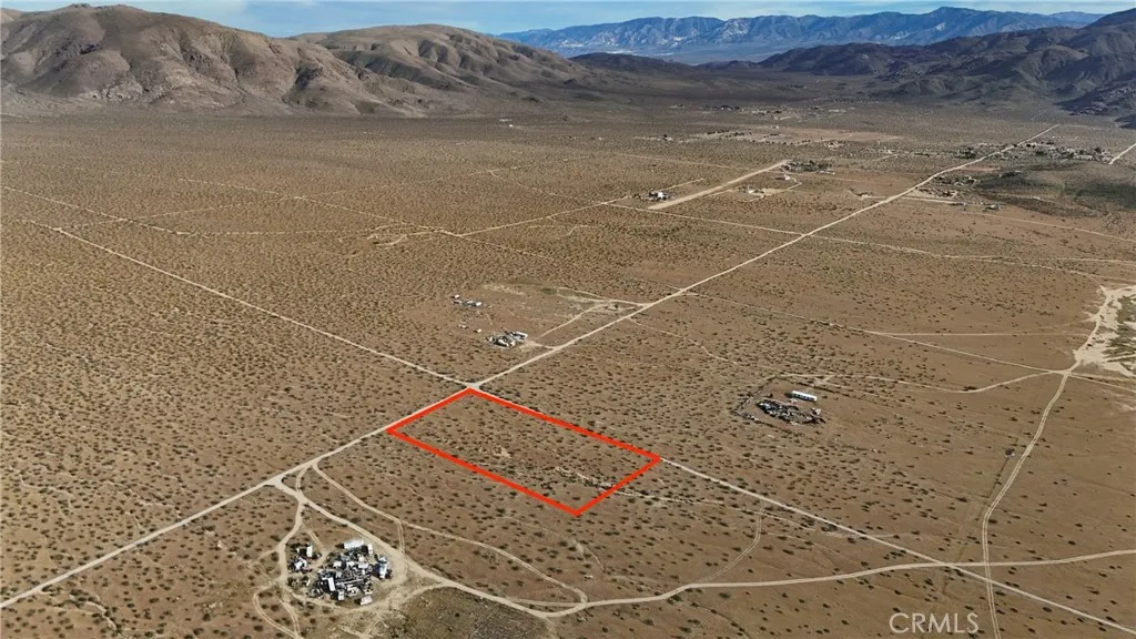 712 Oldenburg Road Apple Valley, CA 92307 - Photo 5 of 10 Red boundary lines on pictures are an estimate and for marketing purposes only. Buyer to verify all aspects of this property including, but not limited to utilities, assessments, boundaries, usage, access, and zoning to satisfy themselves.