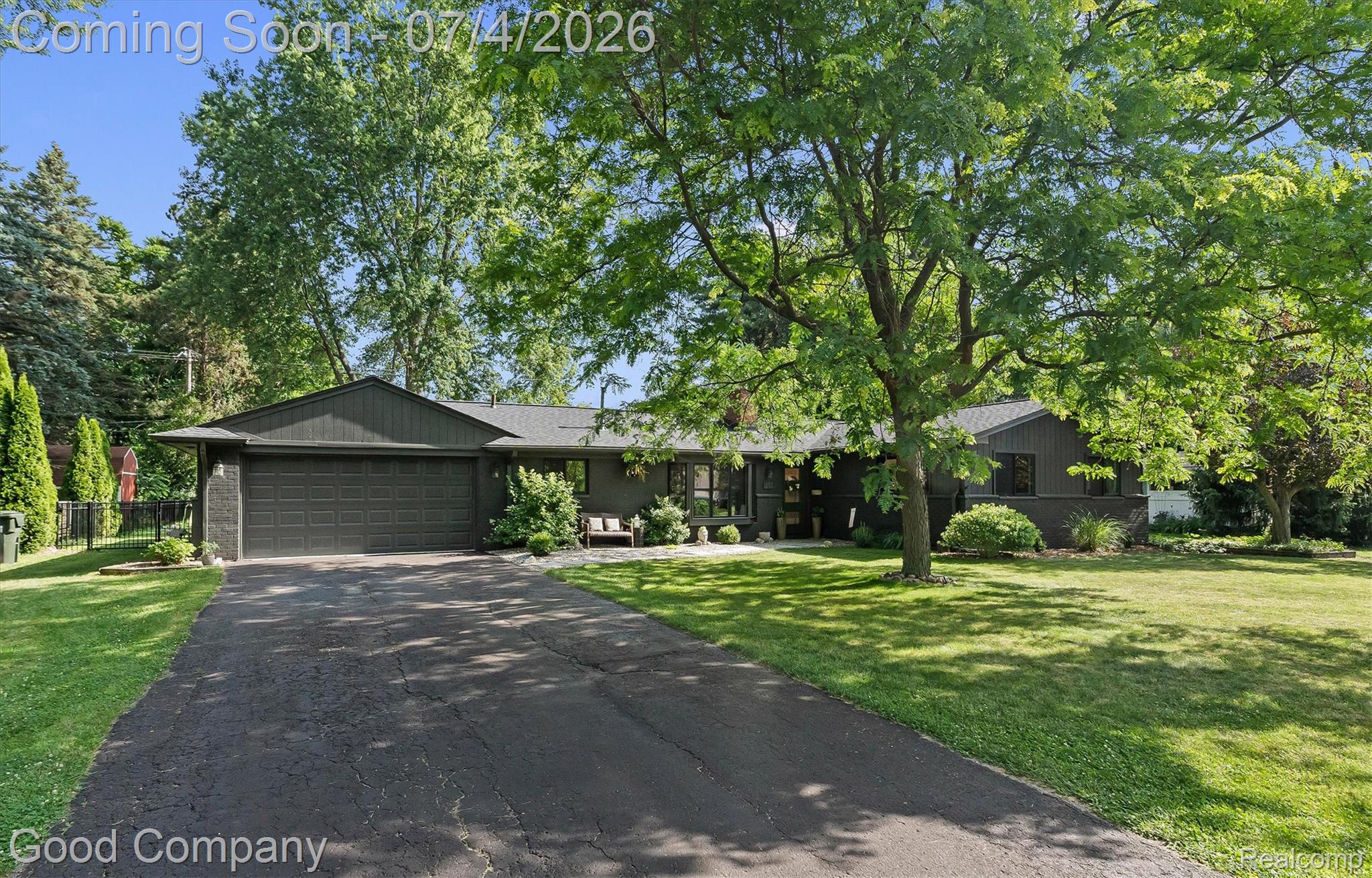141 Nesbit Lane Rochester, MI 48309 - Photo 1 of 47 01-Nesbit -48.jpg