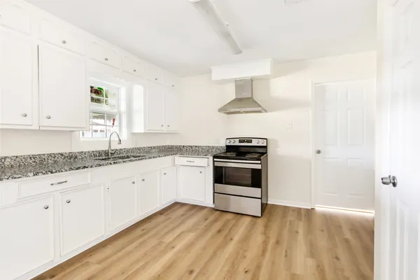 $1,600 | 1830 Reese Street, Liberty, TX 77575