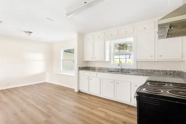 $1,600 | 1830 Reese Street, Liberty, TX 77575