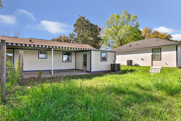 $1,600 | 1830 Reese Street, Liberty, TX 77575