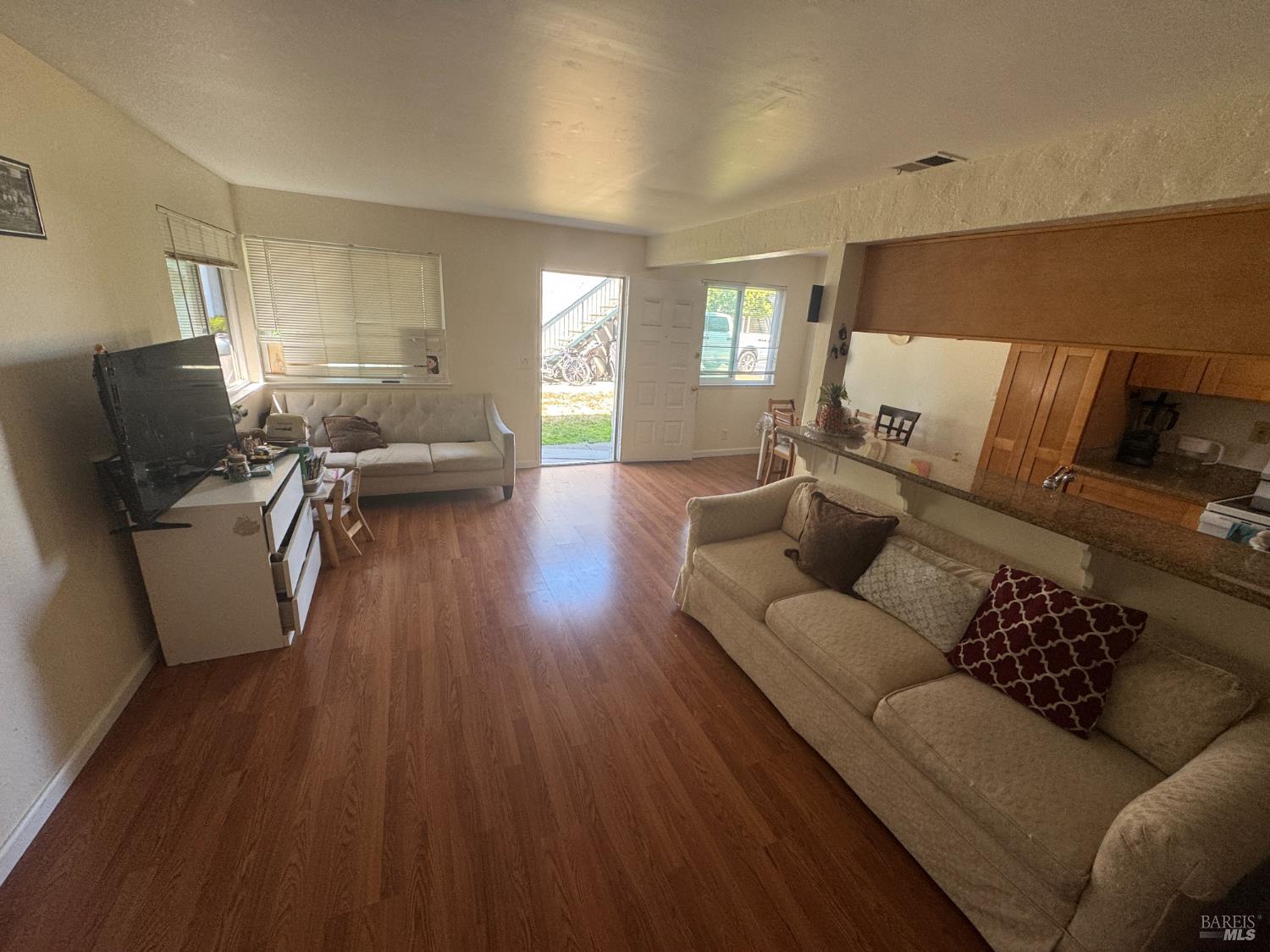 327 Bahia Lane San Rafael, CA 94901 - Photo 7 of 30