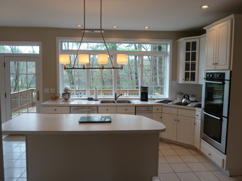 555 Dutton Road Sudbury, MA 01776 - Photo 8 of 30