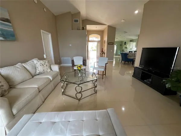 $2,600 | 8625 Manassas Road, Tampa, FL 33635