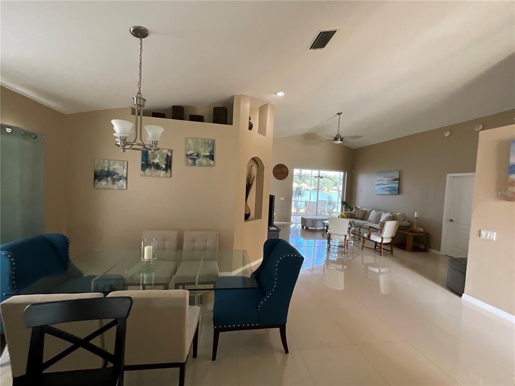 8625 Manassas Road Tampa, FL 33635 - Photo 4 of 20