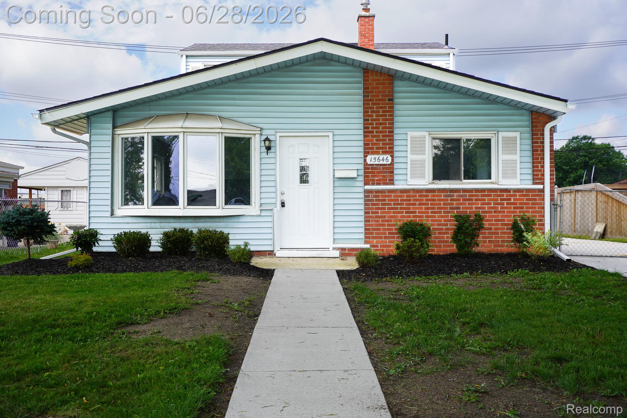 15646 Selwyn Road Southgate, MI 48195 - Photo 2 of 69 DDS04788.jpg