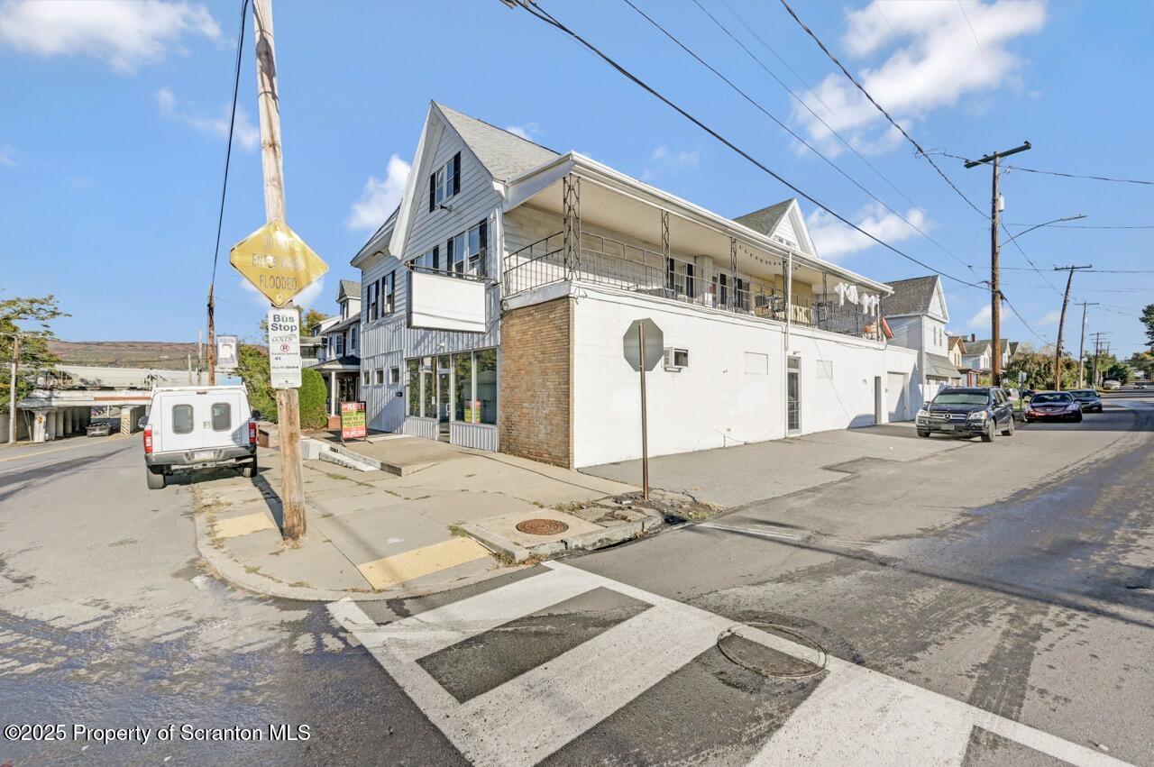 535 Green Ridge Street Scranton, PA 18509 - Photo 3 of 72 535 Green Ridge St 02 Large