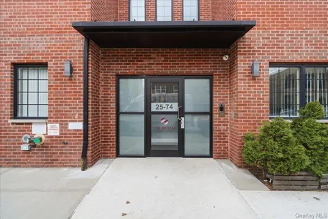 $735,000 | 25-74 34th Street, Unit 3A | Astoria