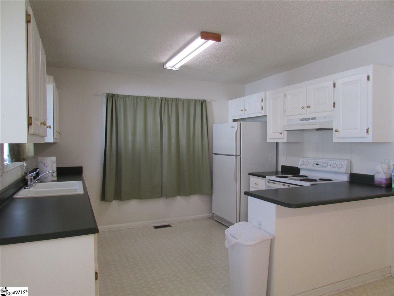 117 Sheffield Road Easley, SC 29642 - Photo 3 of 24 Gallery Image 3