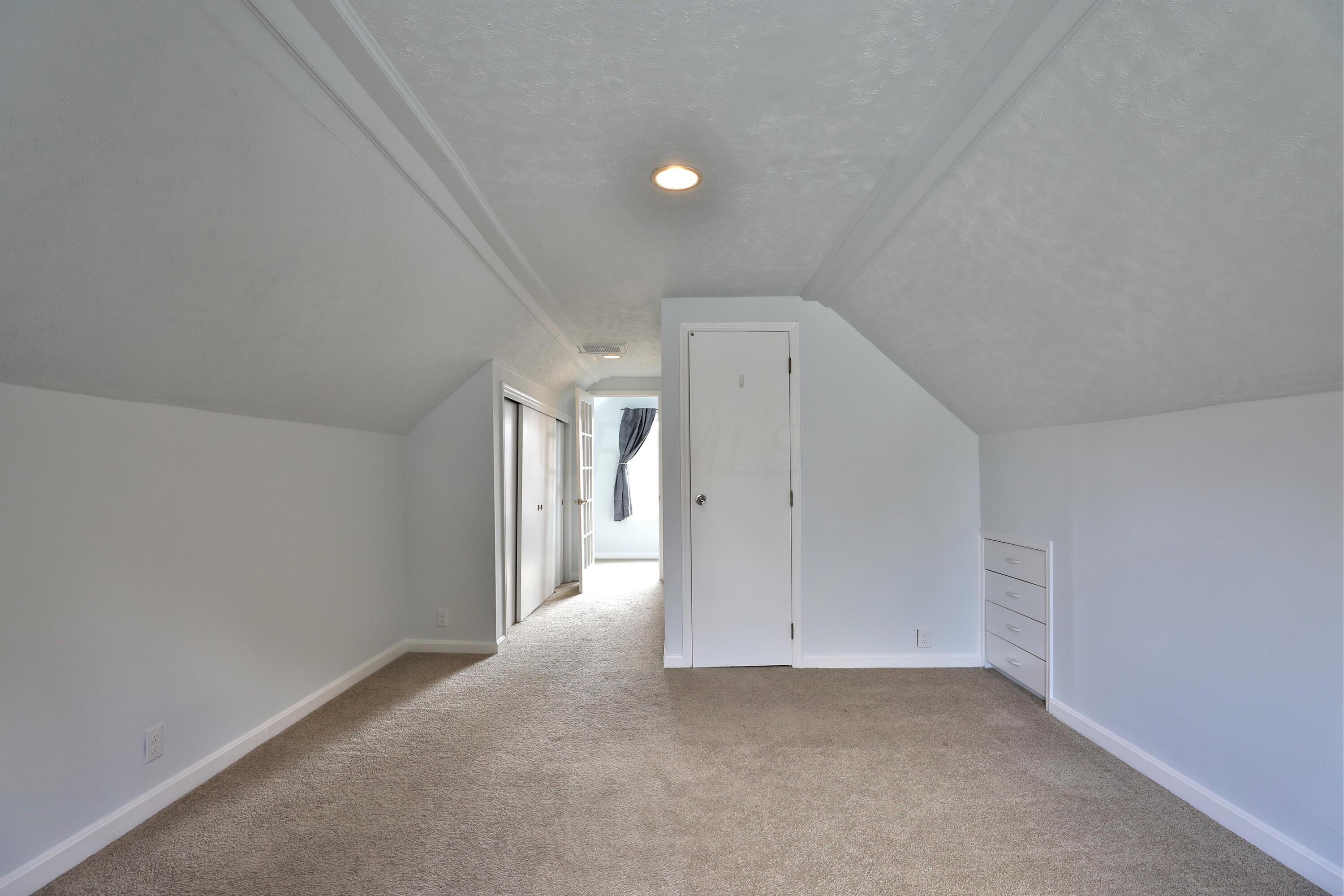 685 South Ashburton Road Columbus, OH 43213 - Photo 26 of 37 685-Ashburton-26