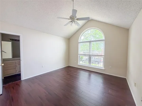 $2,500 | 554 Valley View Drive, Lewisville, TX 75067