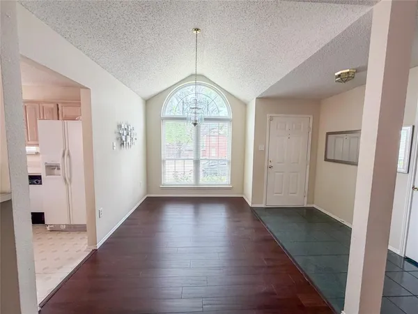 $2,500 | 554 Valley View Drive, Lewisville, TX 75067