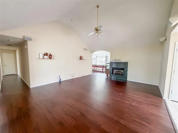 $2,500 | 554 Valley View Drive, Lewisville, TX 75067