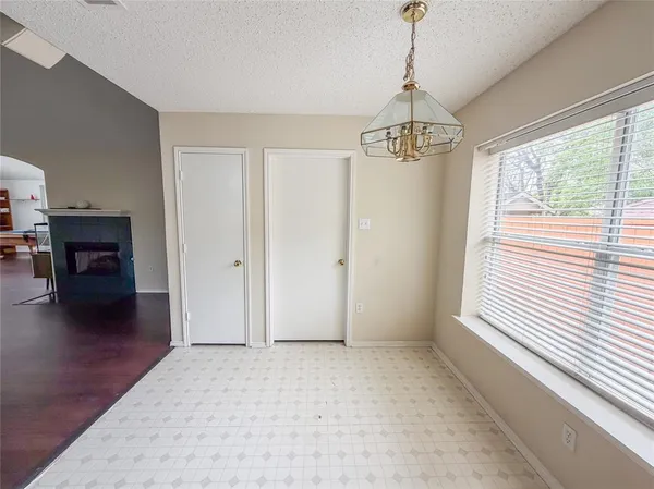 $2,500 | 554 Valley View Drive, Lewisville, TX 75067